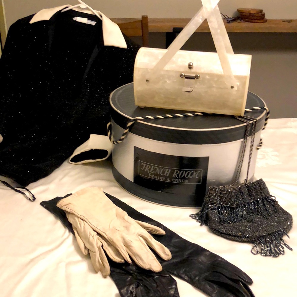 Vintage purse’s! Vintage gloves! Fun vintage festive holiday pantsuit 🎄